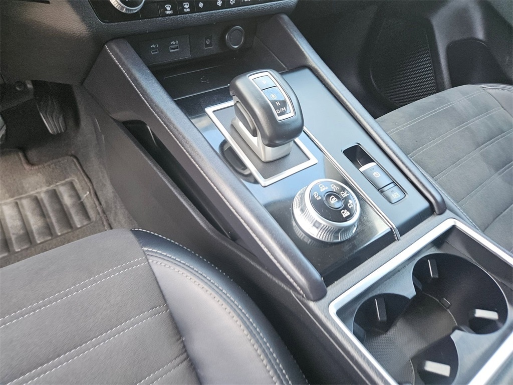 Thumbnail: 2024 Mitsubishi Outlander - 17