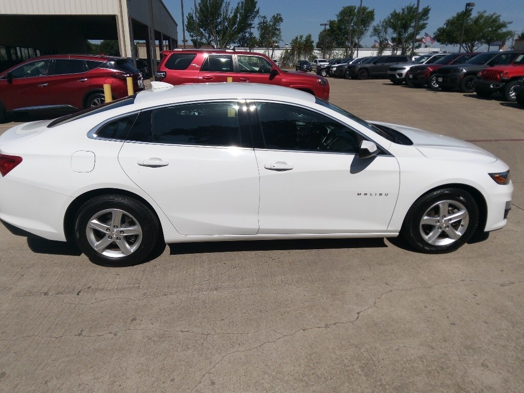 Thumbnail: 2023 Chevrolet Malibu - 7