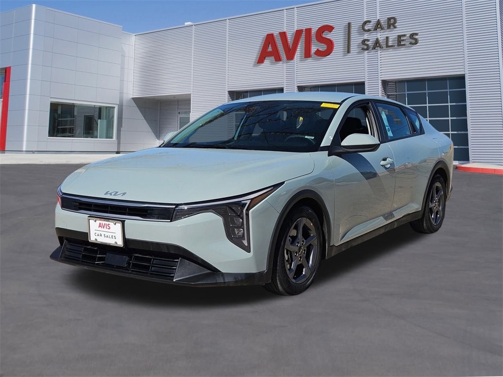2025 Kia K4 LXS