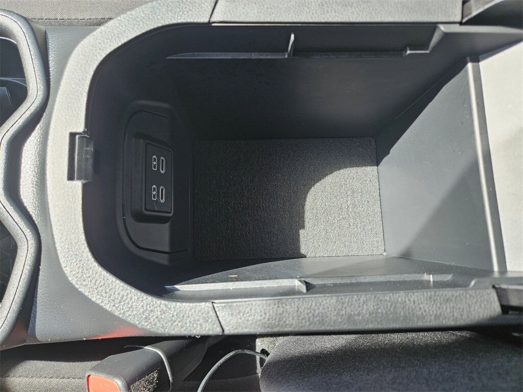 Thumbnail: 2025 Toyota RAV4 - 29