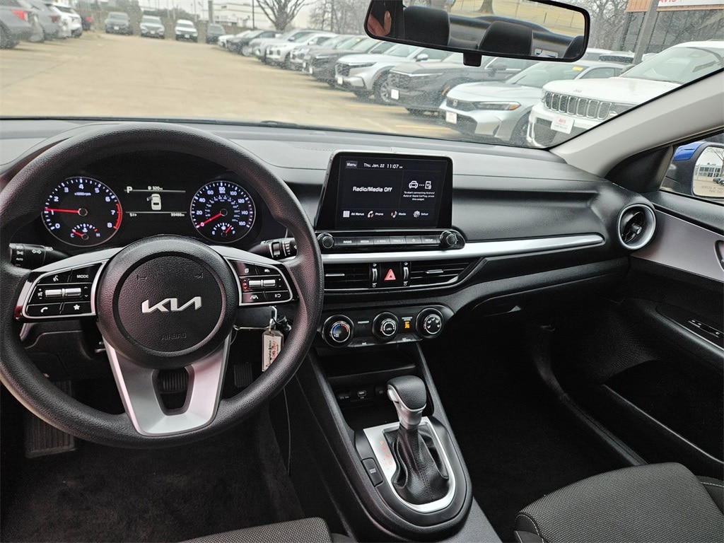 Thumbnail: 2024 Kia Forte - 16