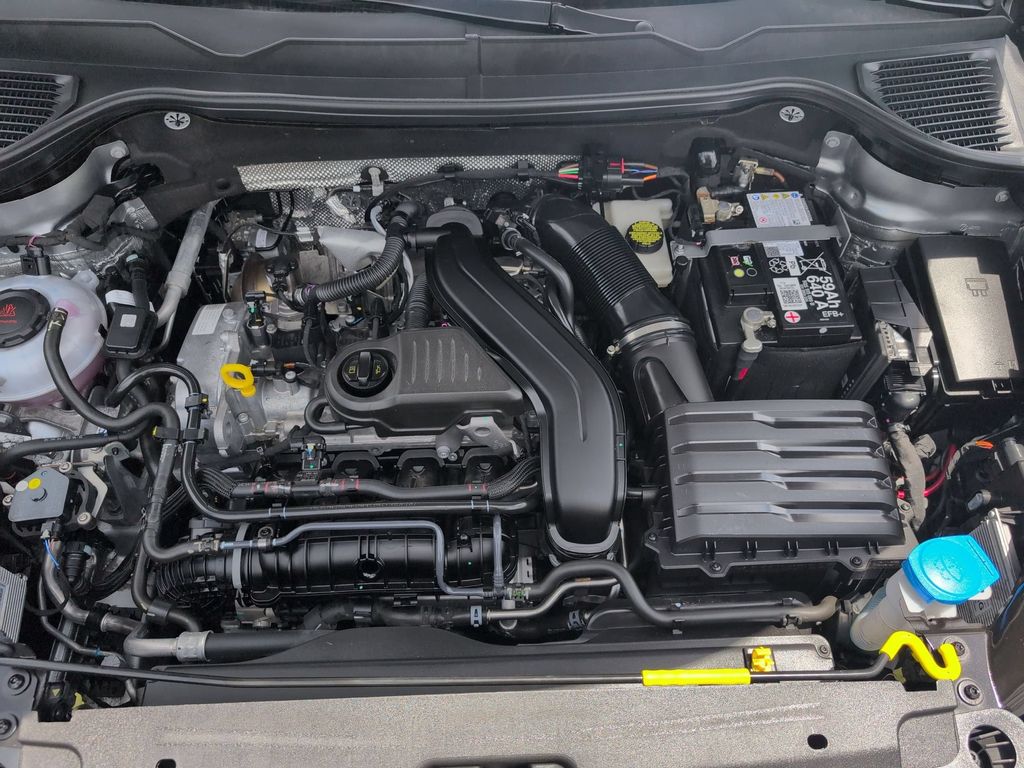 2025 Volkswagen Taos SE - Photo 34