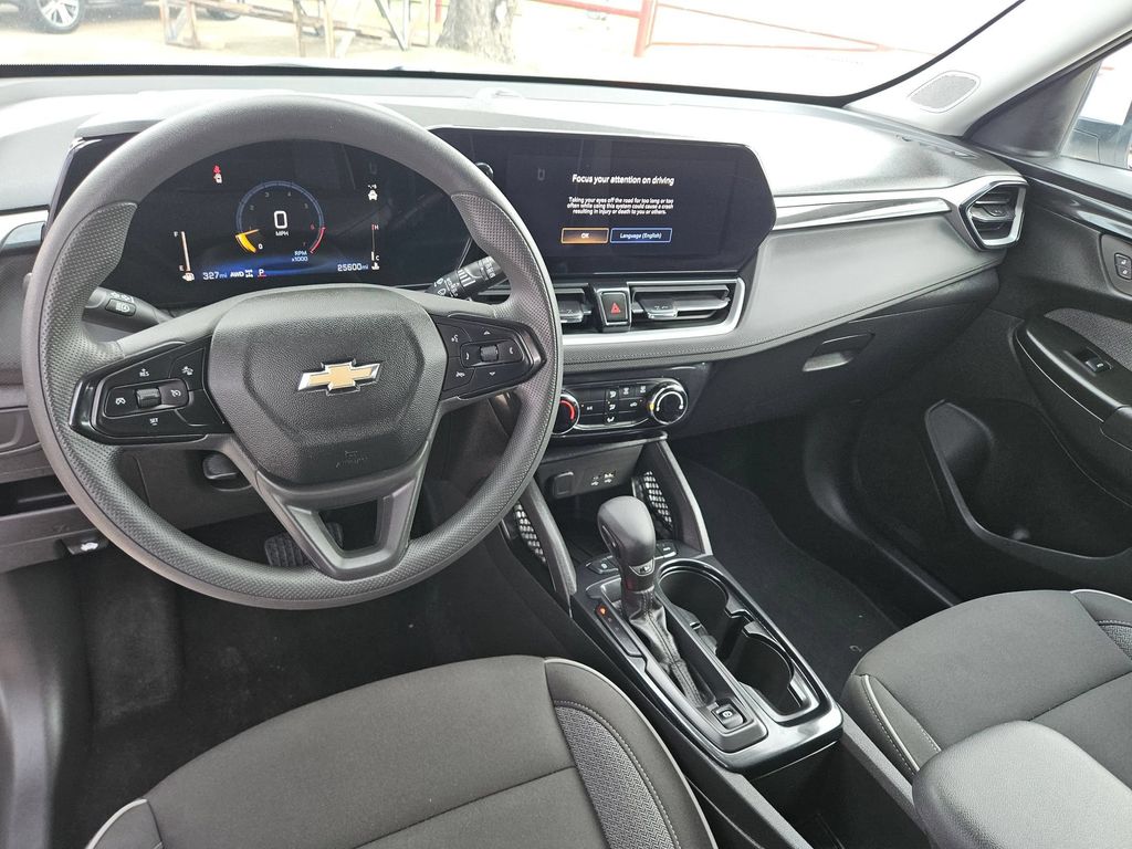 Thumbnail: 2025 Chevrolet TrailBlazer - 16