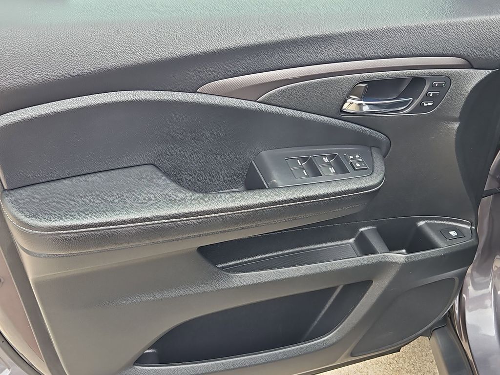 Thumbnail: 2025 Honda Ridgeline - 11