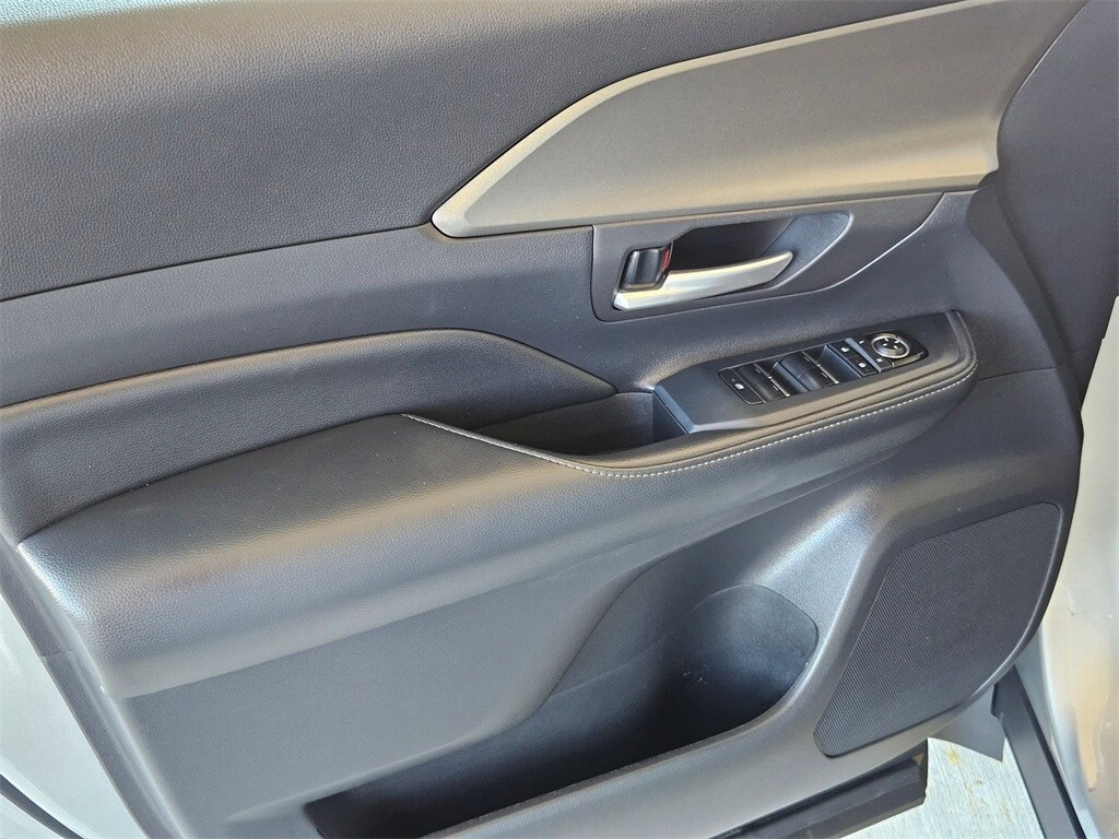 Thumbnail: 2025 Toyota Grand Highlander - 13