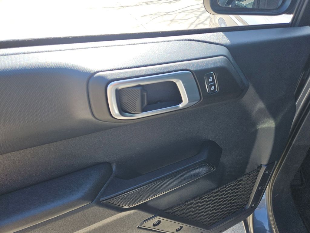 Thumbnail: 2025 Ford Bronco - 14