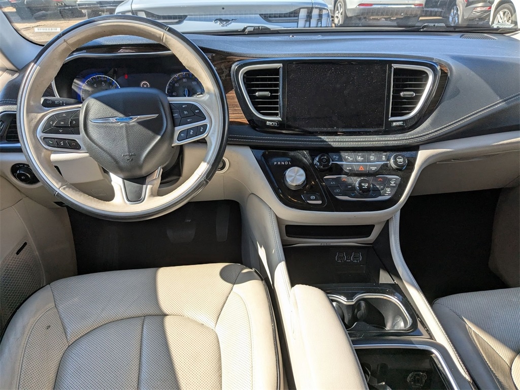 Thumbnail: 2021 Chrysler Pacifica - 24