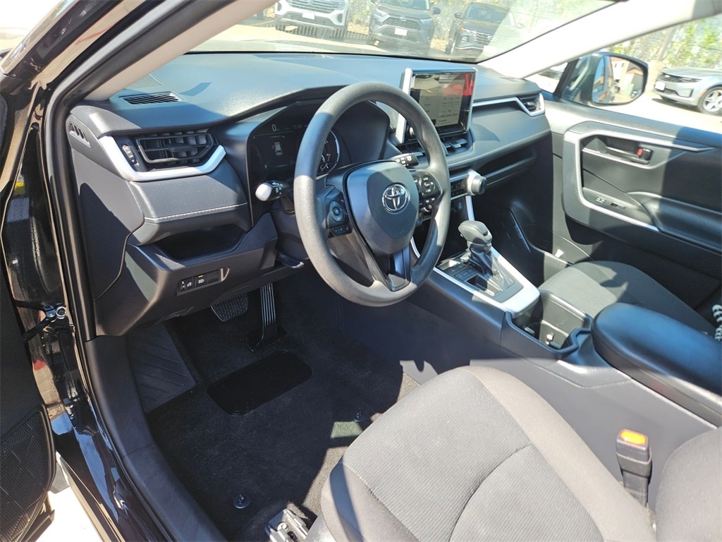 Thumbnail: 2025 Toyota RAV4 - 15