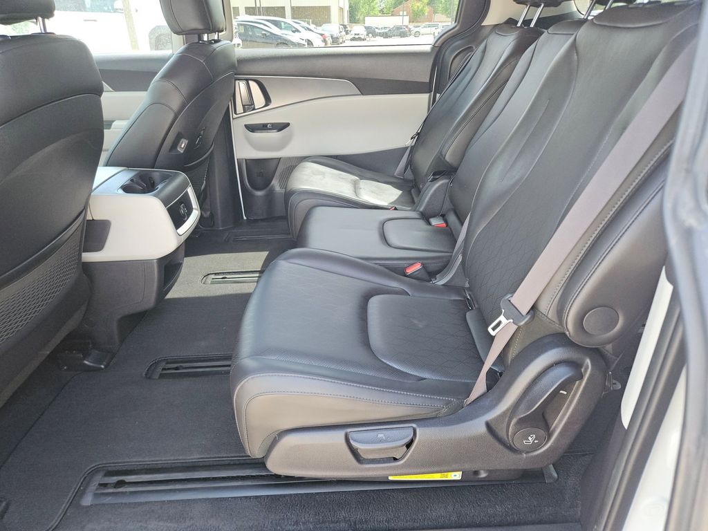 Thumbnail: 2024 Kia Carnival - 25