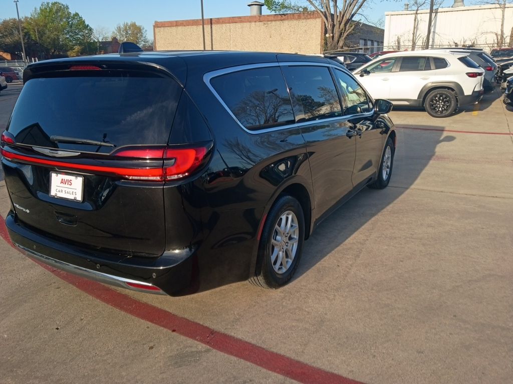 Thumbnail: 2025 Chrysler Pacifica - 9