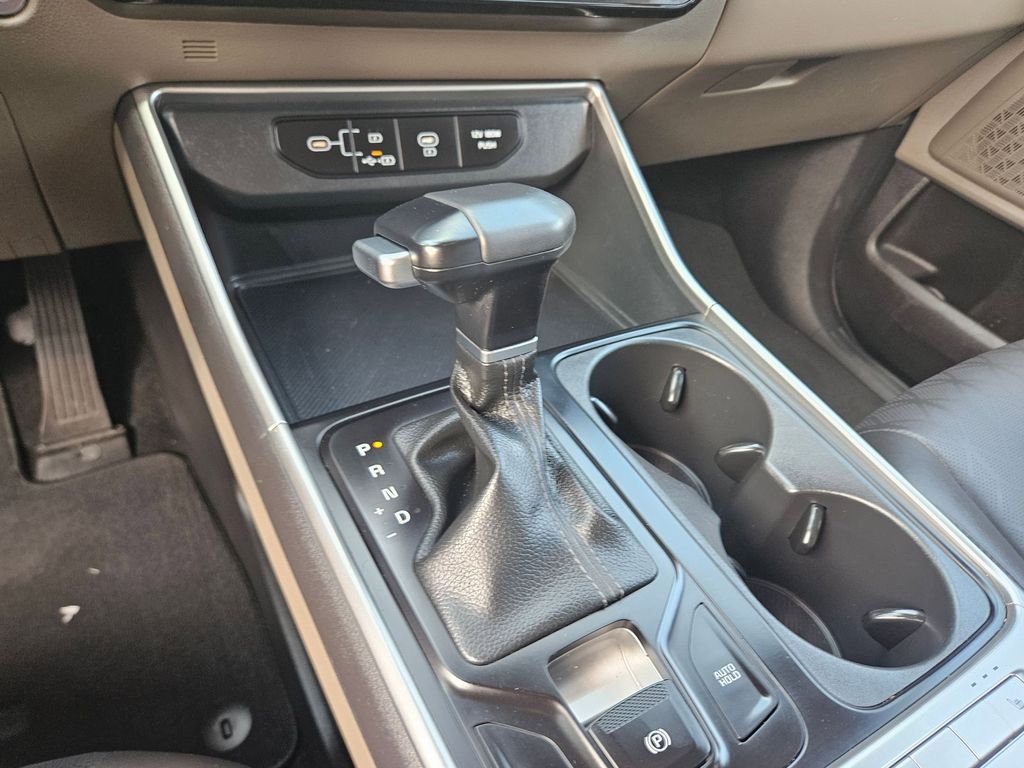 Thumbnail: 2025 Kia Carnival - 28