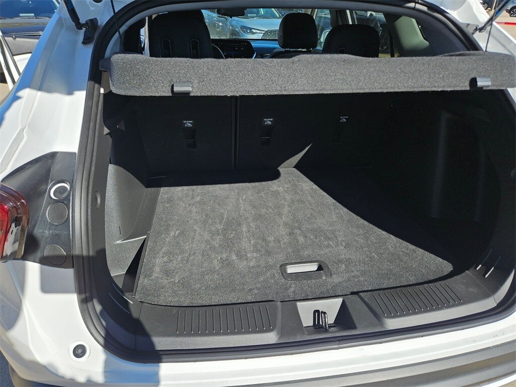 Thumbnail: 2025 Chevrolet Trax - 24