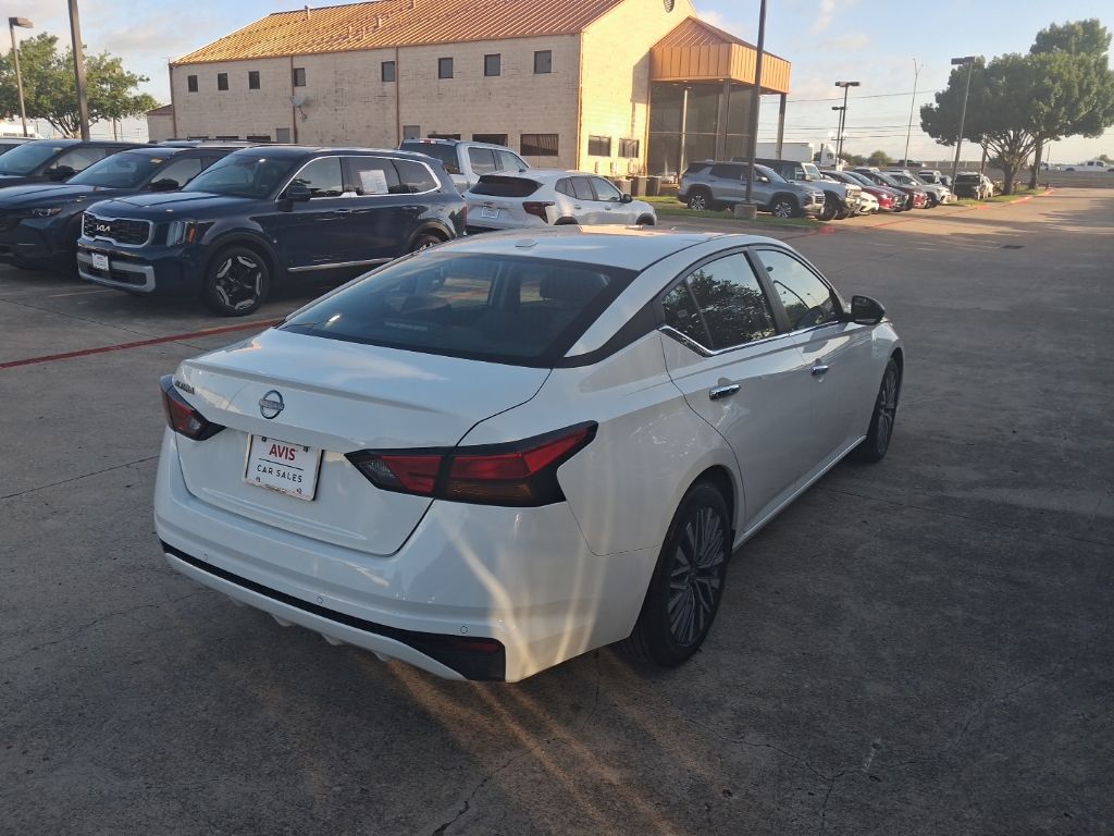 Thumbnail: 2025 Nissan Altima - 7