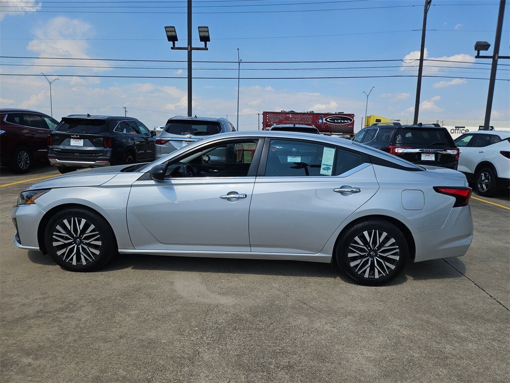 Thumbnail: 2024 Nissan Altima - 8