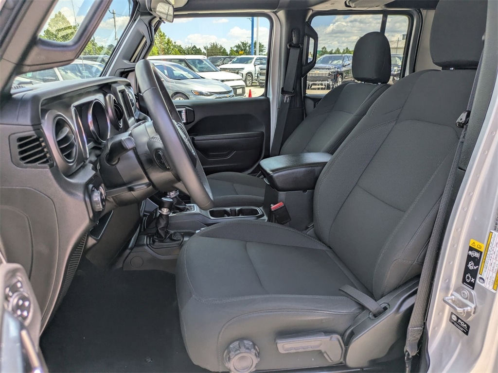 Thumbnail: 2023 Jeep Gladiator - 23