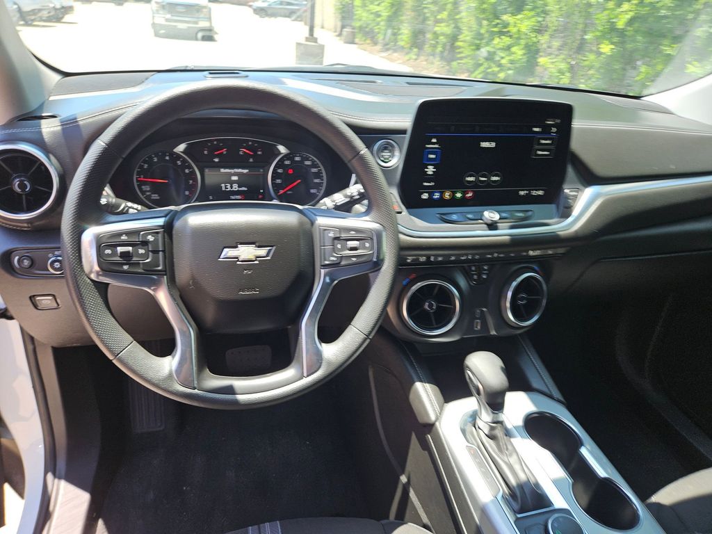 Thumbnail: 2025 Chevrolet Blazer - 17