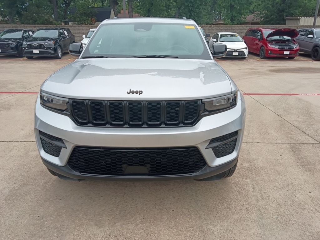 Thumbnail: 2025 Jeep Grand Cherokee - 5