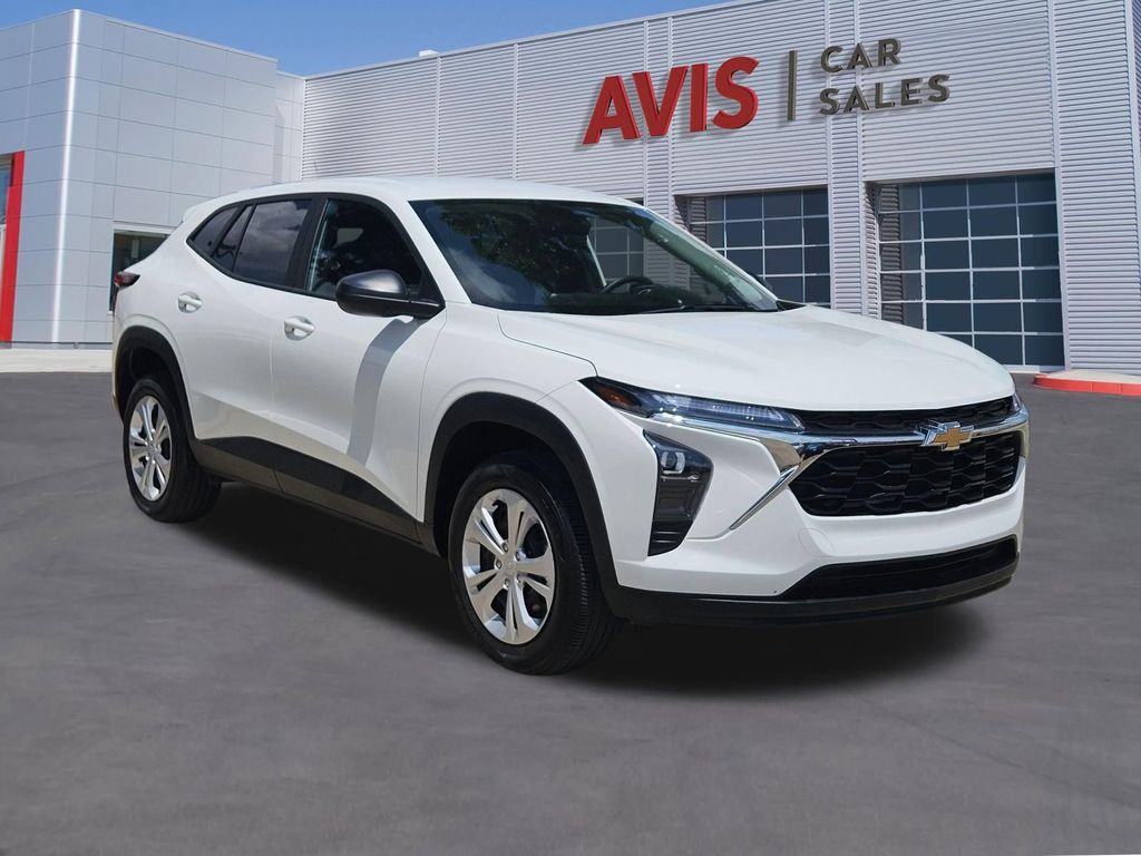 Thumbnail: 2025 Chevrolet Trax - 9
