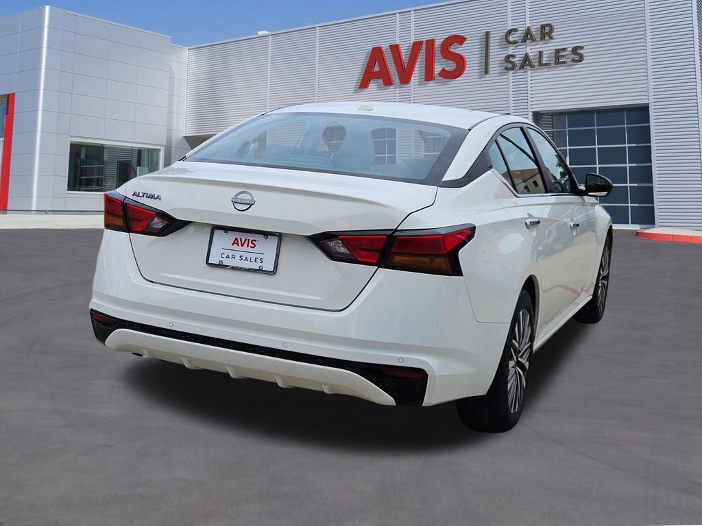 Thumbnail: 2025 Nissan Altima - 6