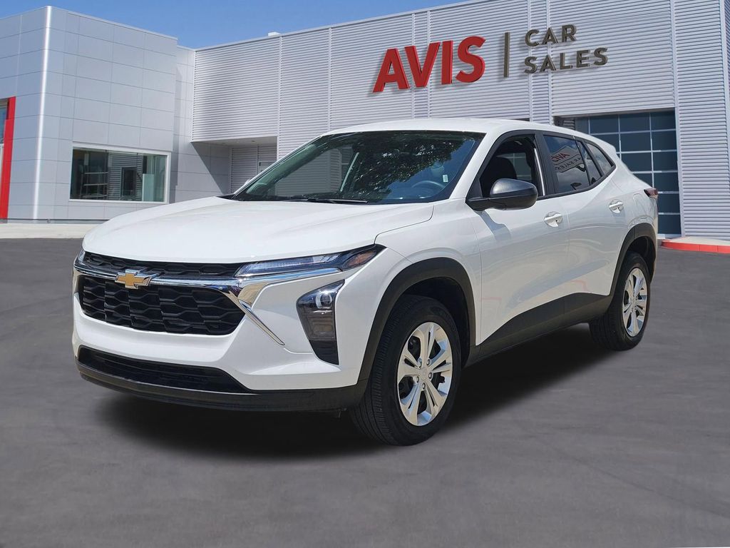 Thumbnail: 2025 Chevrolet Trax - 1