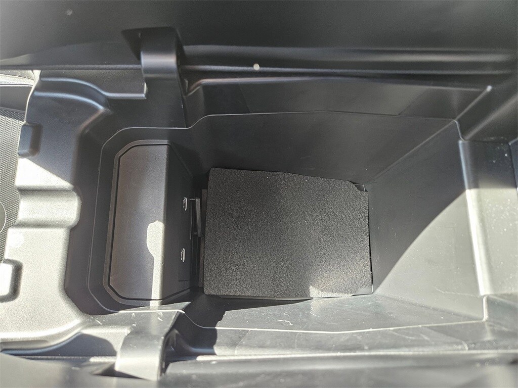 Thumbnail: 2025 Mazda CX-50 - 27