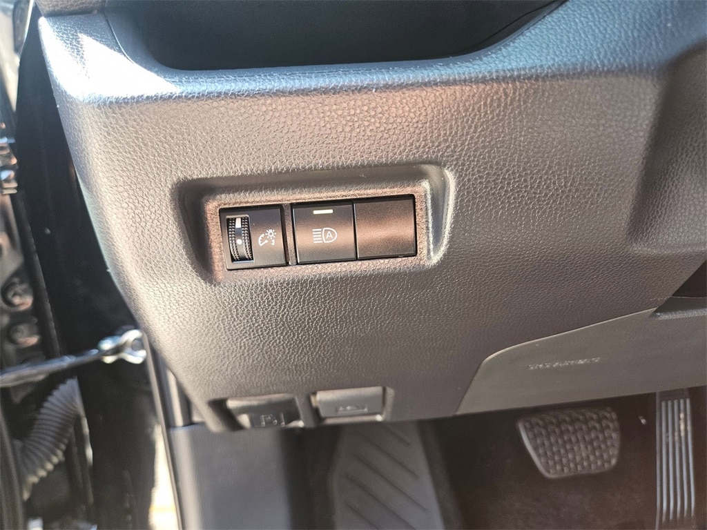 Thumbnail: 2025 Toyota RAV4 - 22