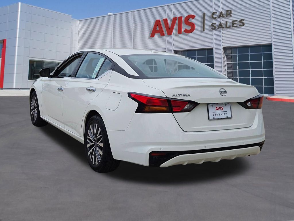 Thumbnail: 2025 Nissan Altima - 3