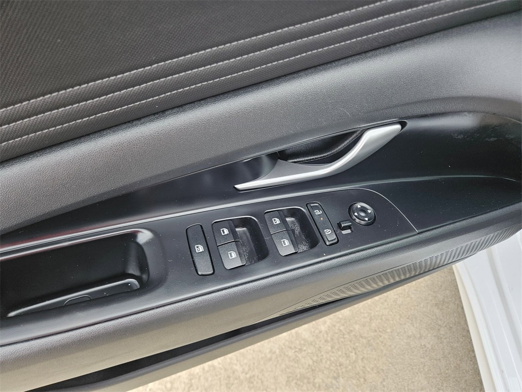 Thumbnail: 2025 Hyundai Elantra - 15