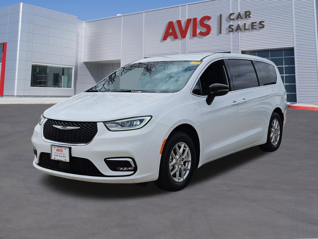 Thumbnail: 2025 Chrysler Pacifica - 1