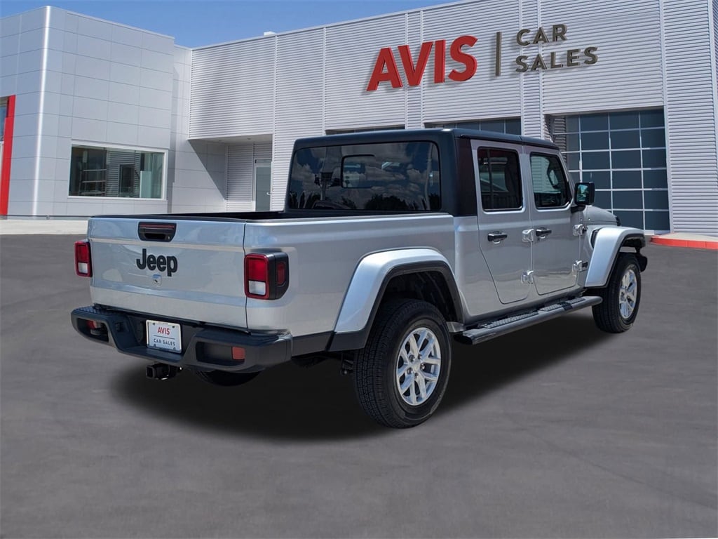 Thumbnail: 2023 Jeep Gladiator - 6