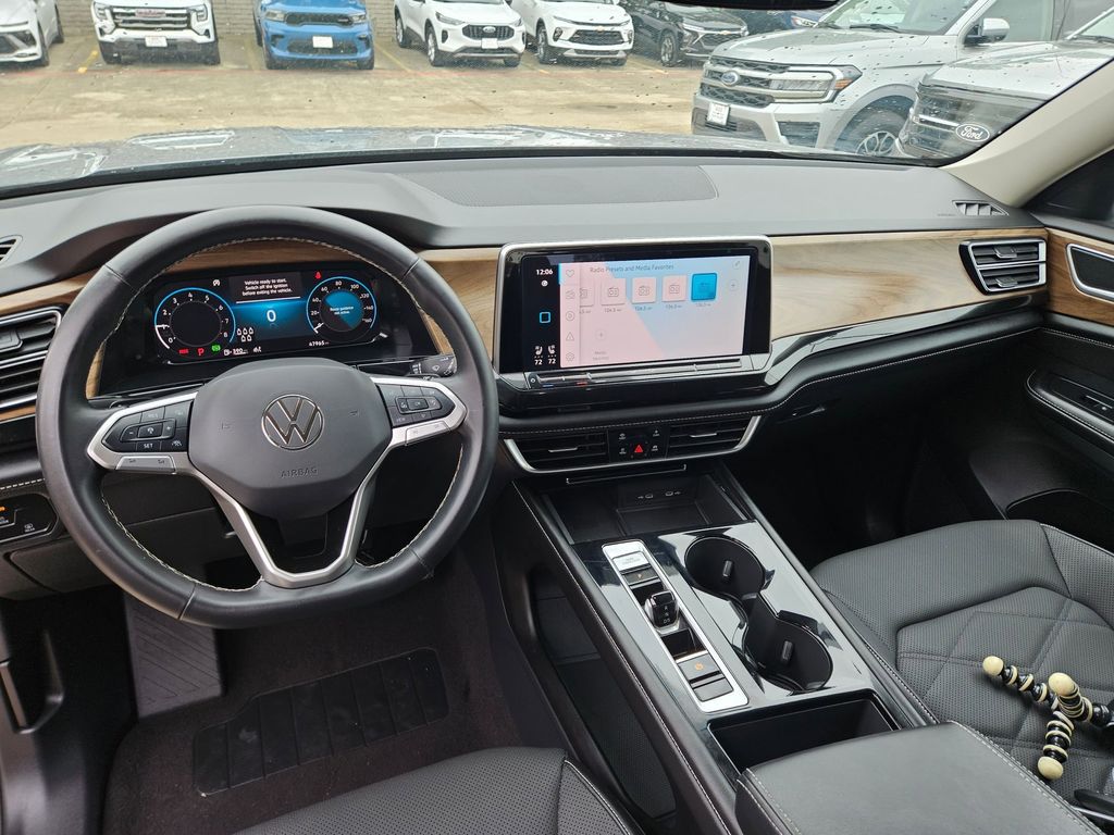 Thumbnail: 2024 Volkswagen Atlas - 16