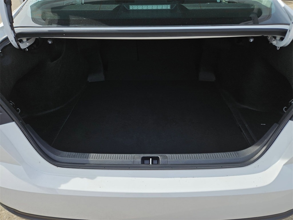 Thumbnail: 2025 Toyota Camry - 24