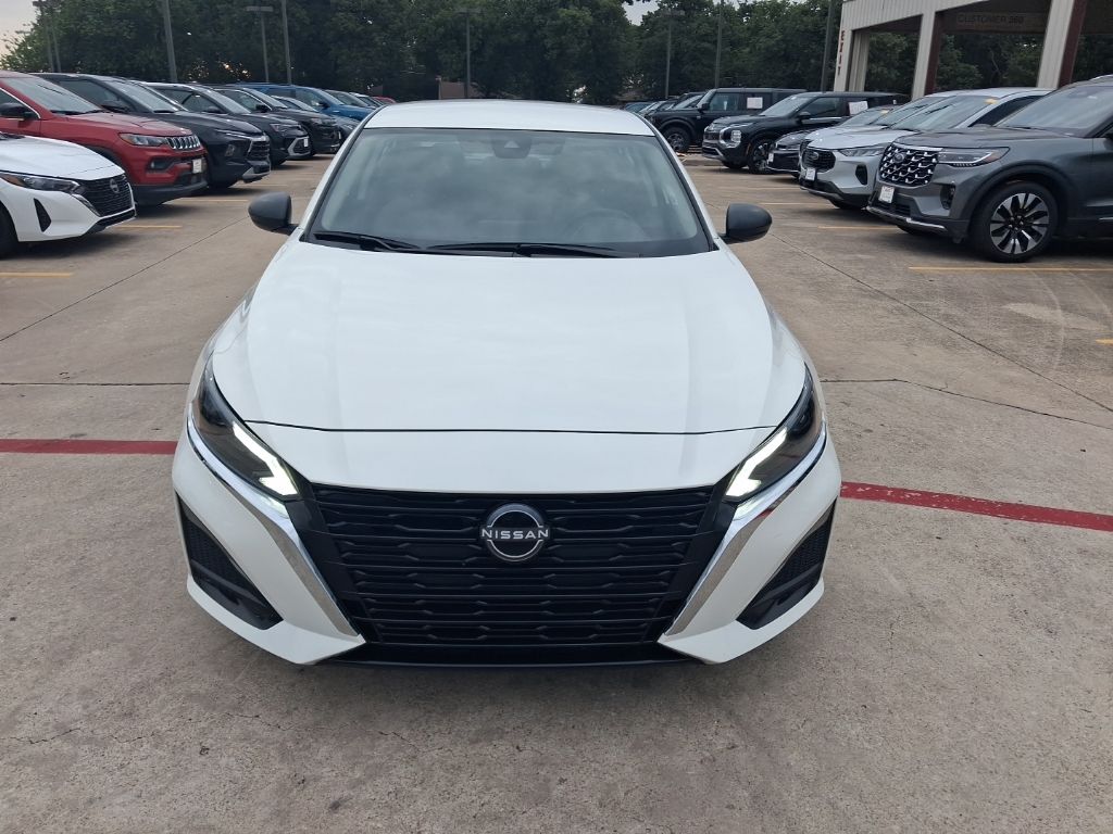 Thumbnail: 2025 Nissan Altima - 5