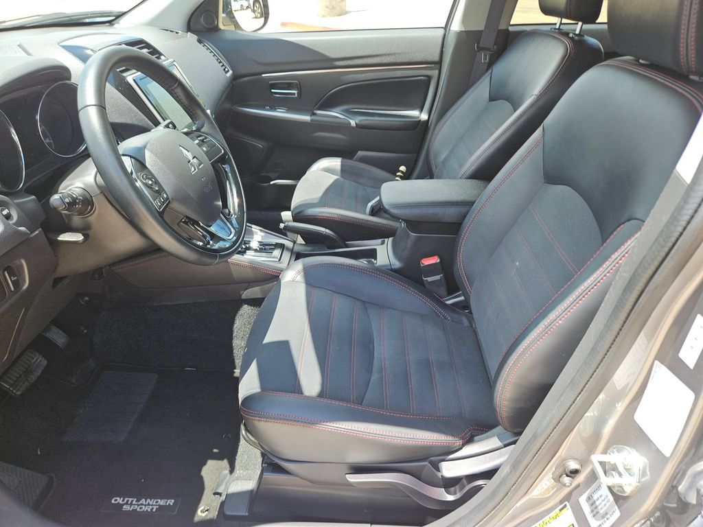Thumbnail: 2025 Mitsubishi Outlander Sport - 14