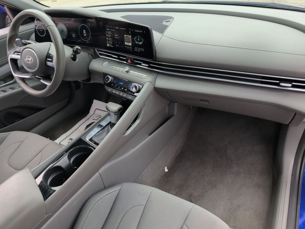 Thumbnail: 2025 Hyundai Elantra - 31