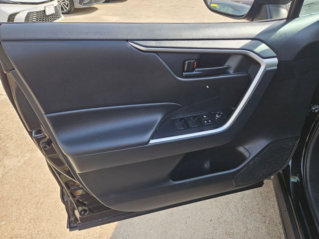 Thumbnail: 2025 Toyota RAV4 - 14