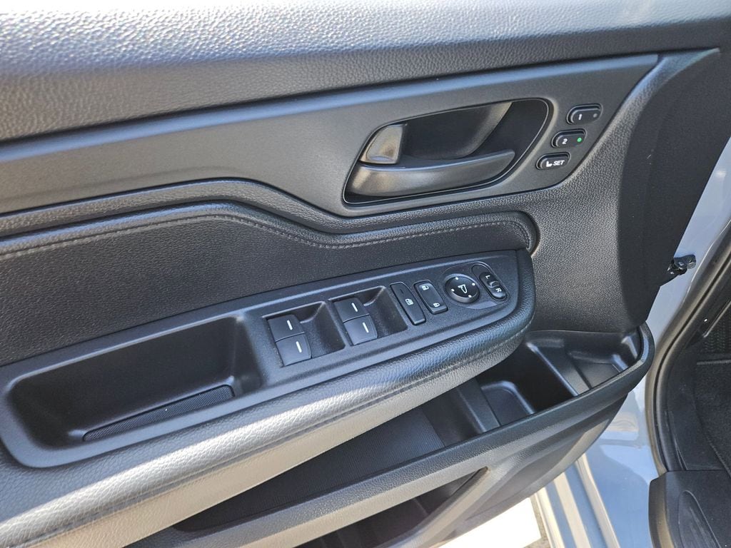 Thumbnail: 2025 Honda Odyssey - 15