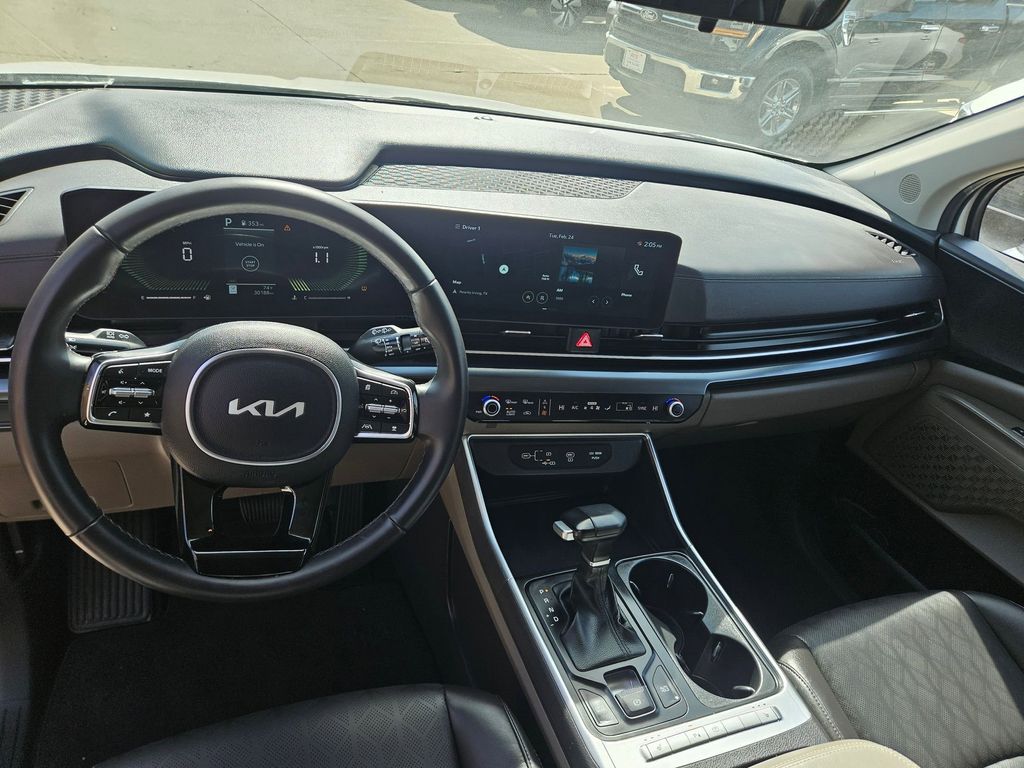 Thumbnail: 2025 Kia Carnival - 16