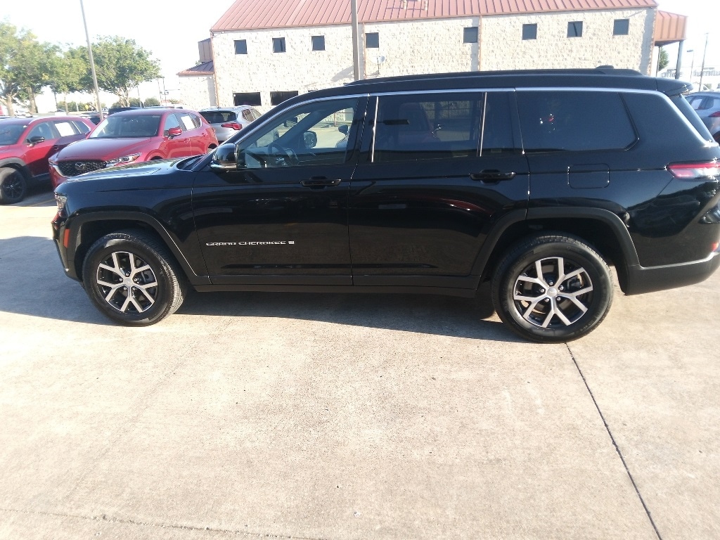 Thumbnail: 2024 Jeep Grand Cherokee L - 8