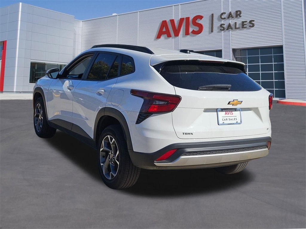 Thumbnail: 2025 Chevrolet Trax - 3