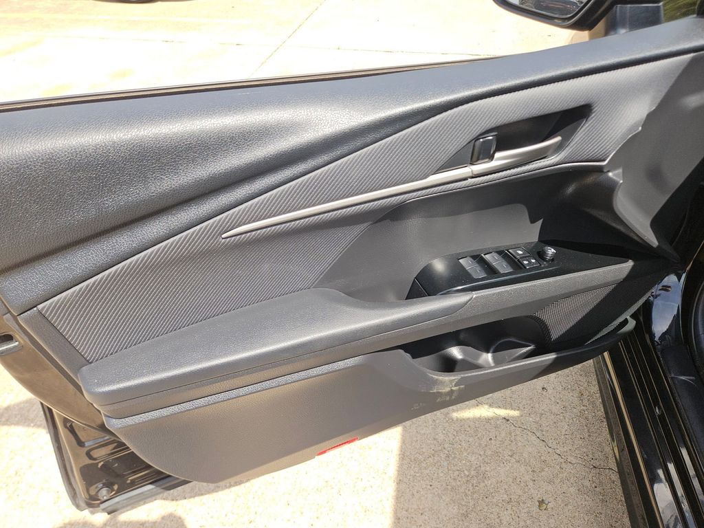 Thumbnail: 2025 Toyota Camry - 14