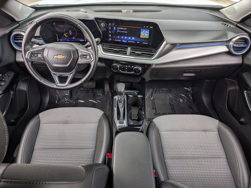 Thumbnail: 2025 Chevrolet Trax - 25