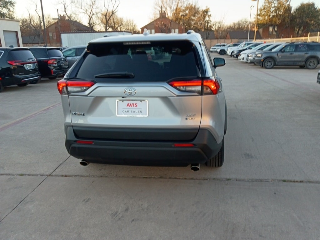 Thumbnail: 2025 Toyota RAV4 - 10