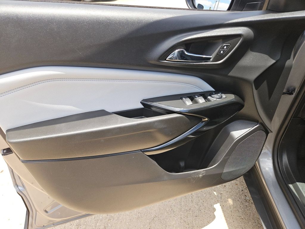 Thumbnail: 2025 Chevrolet Trax - 14