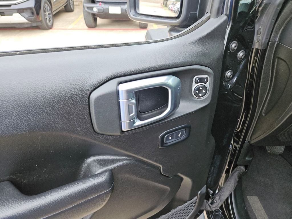Thumbnail: 2025 Jeep Wrangler - 15
