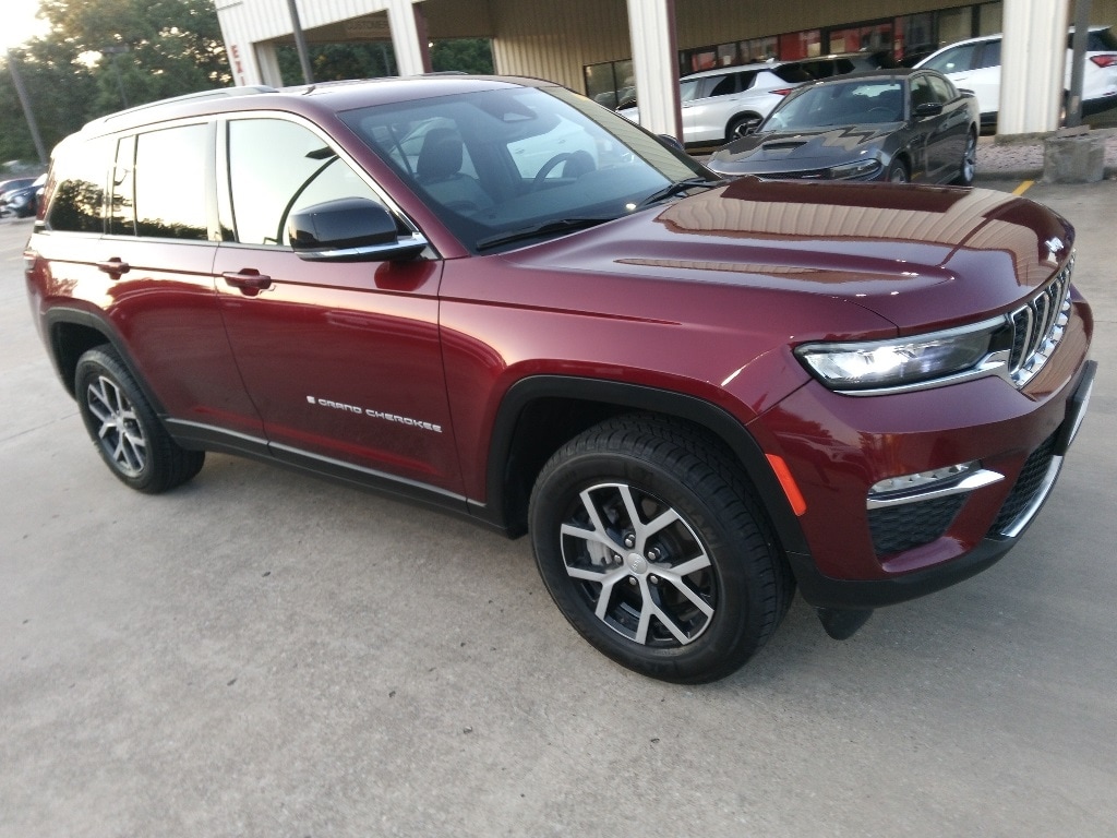 Thumbnail: 2024 Jeep Grand Cherokee - 8
