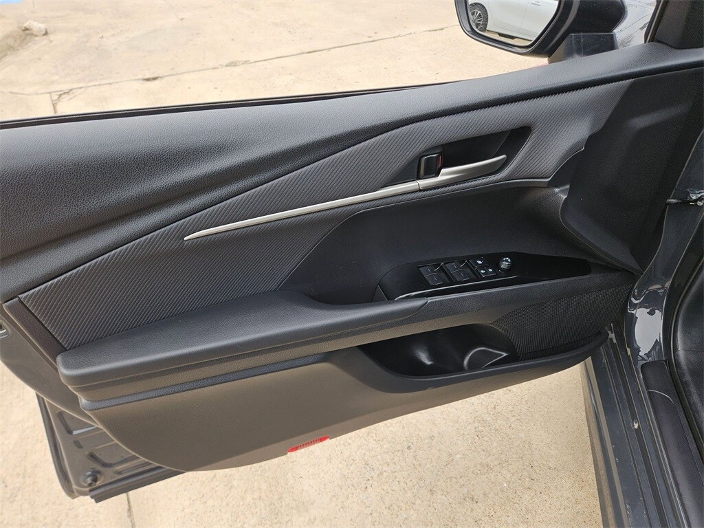 Thumbnail: 2025 Toyota Camry - 14