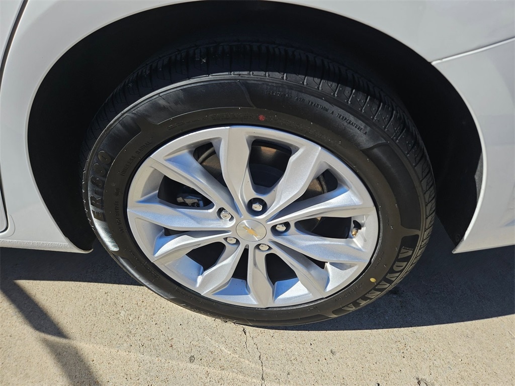 Thumbnail: 2024 Chevrolet Malibu - 25