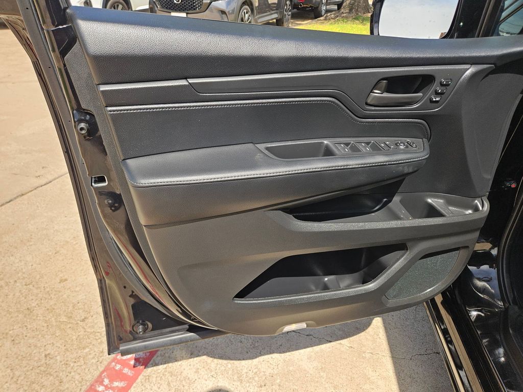 Thumbnail: 2025 Honda Odyssey - 14