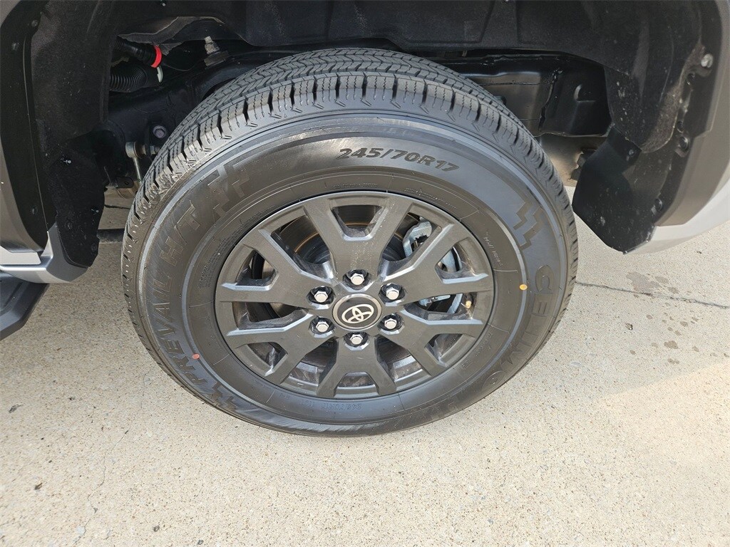 Thumbnail: 2025 Toyota 4Runner - 28